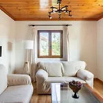 Holiday home Casa Mozos, A 9 Kilometros De Santander Y A 6 De Cabarceno *