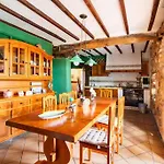 Holiday home Casa Mozos, A 9 Kilometros De Santander Y A 6 De Cabarceno *