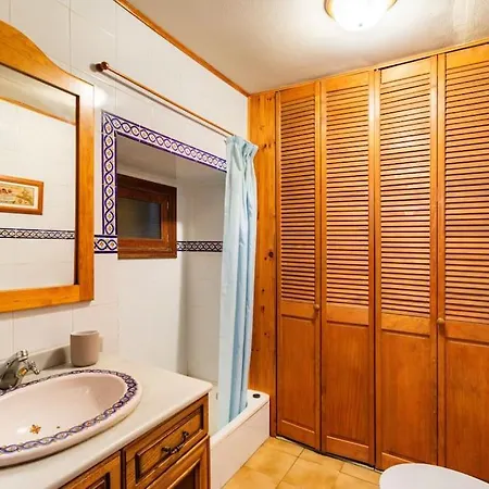 Casa Mozos, A 9 Kilometros De Santander Y A 6 De Cabarceno Сasa de vacaciones *