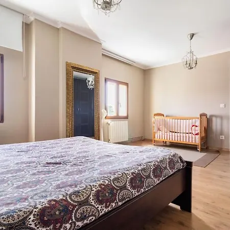 Casa Mozos, A 9 Kilómetros De Santander Y A 6 De Cabárceno * El Astillero