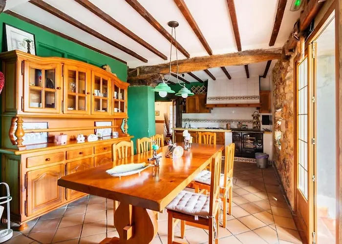 Holiday home Casa Mozos, A 9 Kilometros De Santander Y A 6 De Cabarceno *